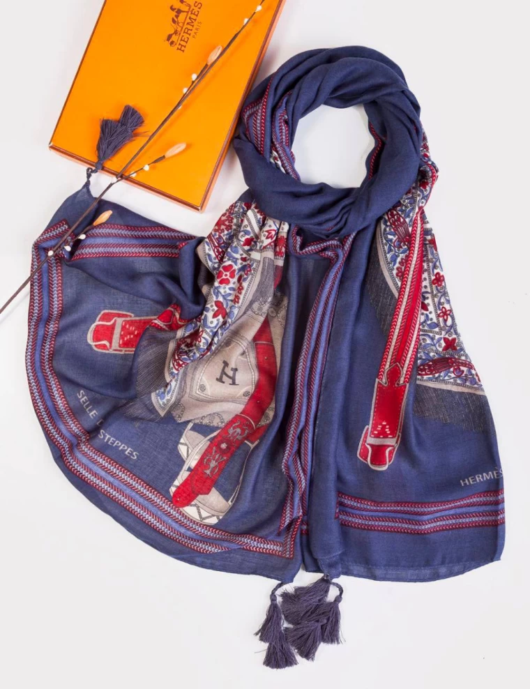 شال نخی صابونی منگوله دار عرض 80 کد 8310