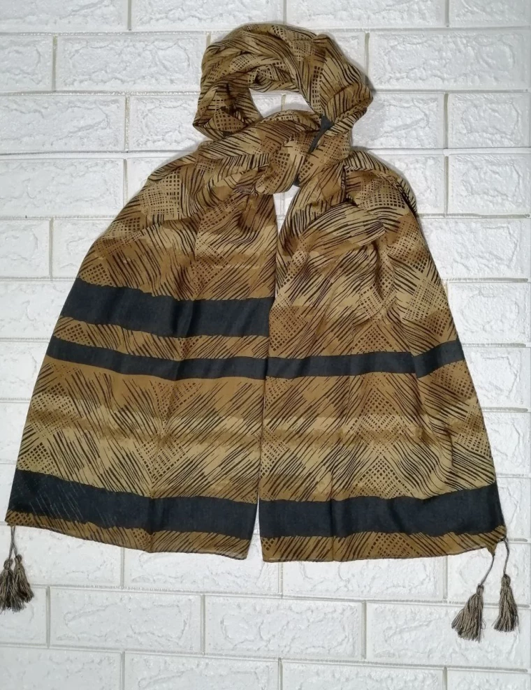 شال نخی بهاره منگوله‌دار کد 8804