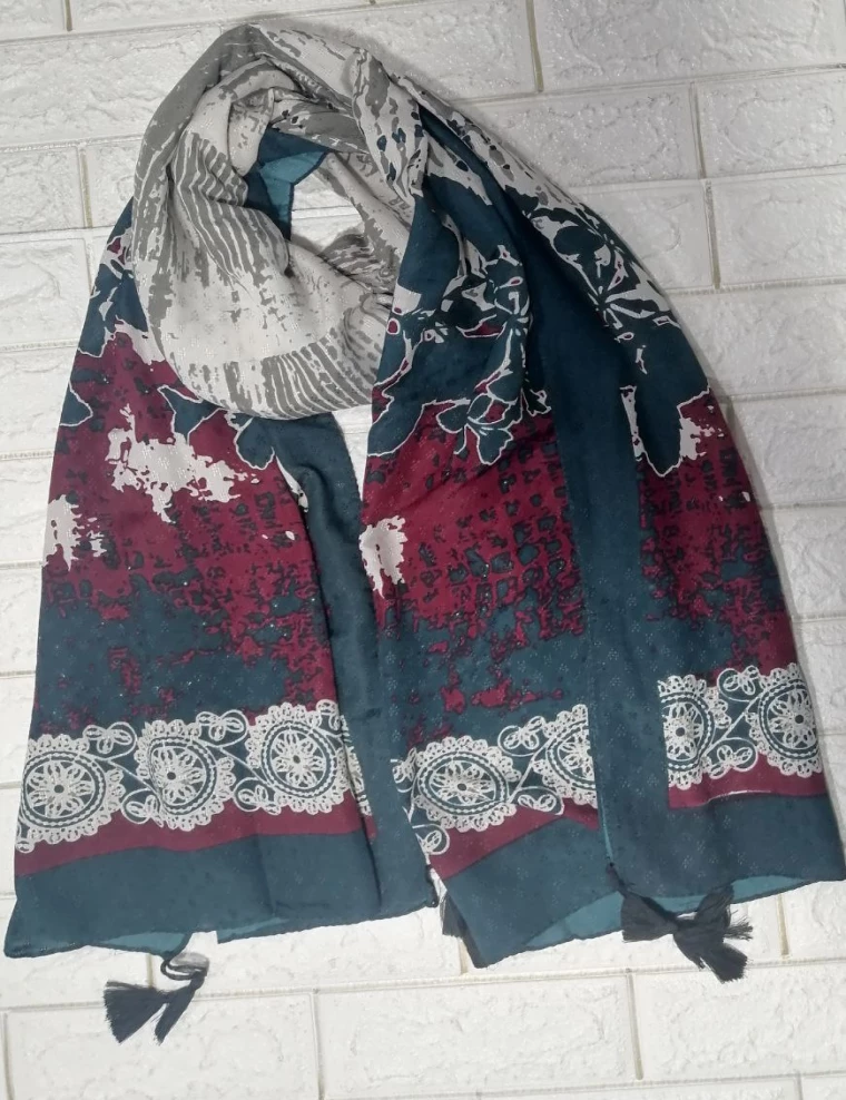 شال نخی منگوله دار کد 8743