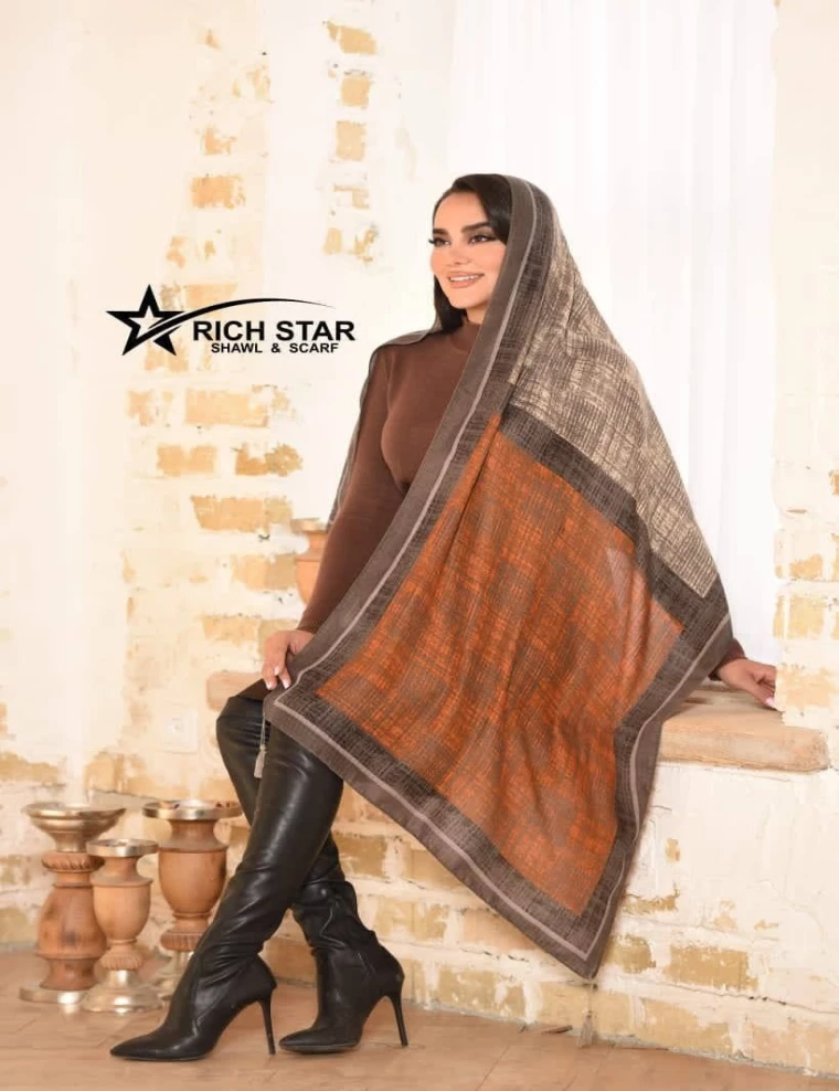 شال پاییزه منگوله دار کد 10395