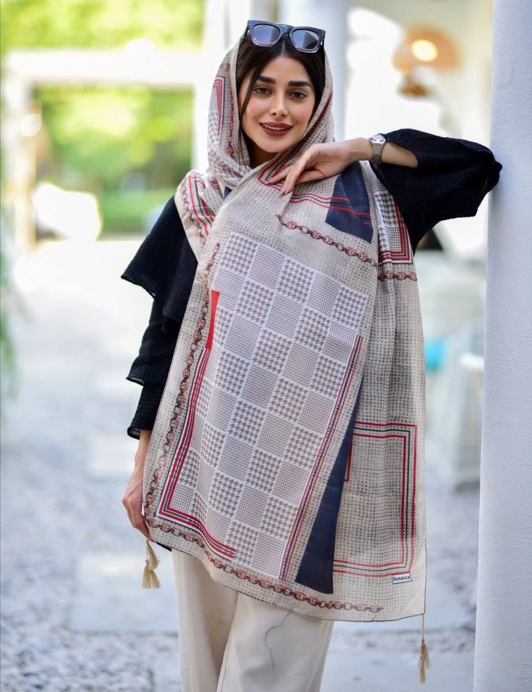 شال نخی منگوله دار کد 8960