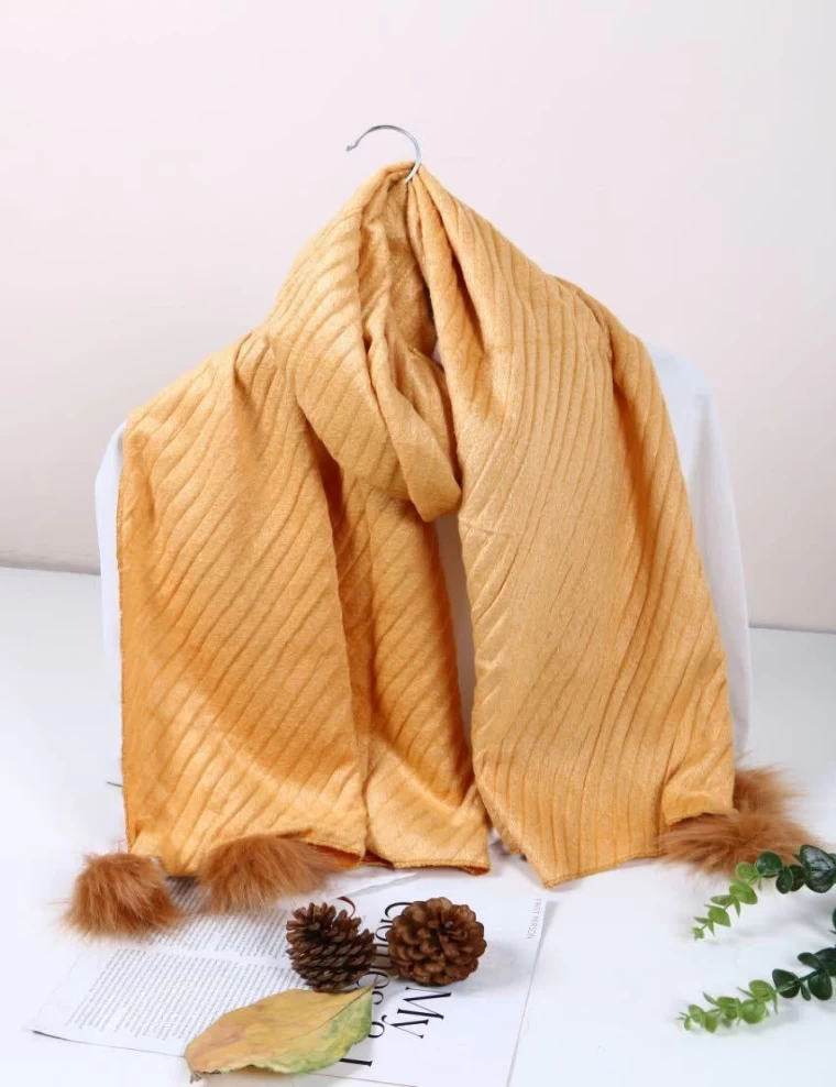 شال مخمل پلیسه پاییزه پوم دار عرض 80 کد 6030