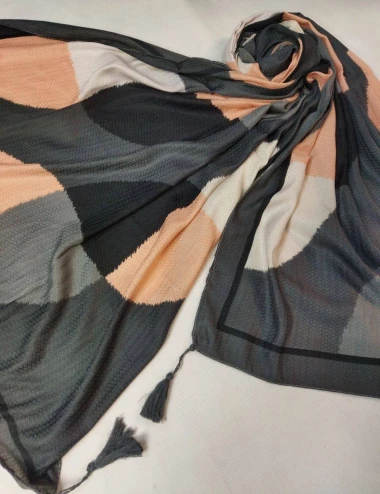 شال نخی منگوله دار کد 8788