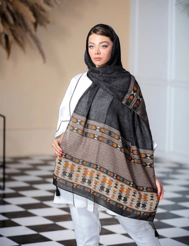 شال نخی منگوله دار کد 8756