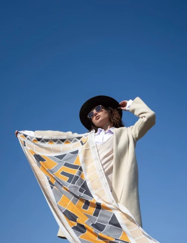 شال نخی بهاره منگوله دار کد 10332