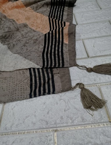 شال نخی منگوله دار کد 8746
