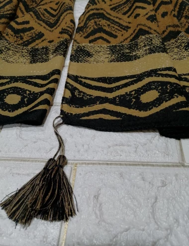 شال نخی بهاره منگوله‌دار کد 8803