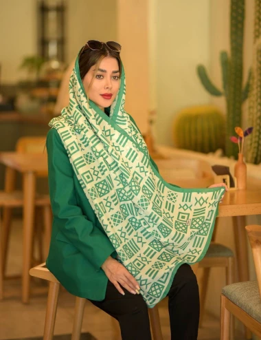 شال نخی منگوله دار کد 10083