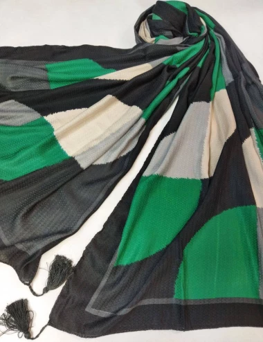 شال نخی منگوله دار کد 8788