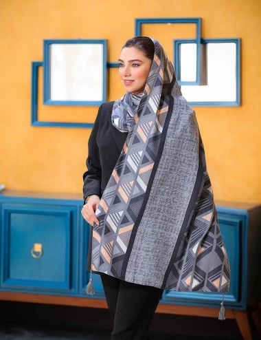 شال نخی منگوله دار کد 8882