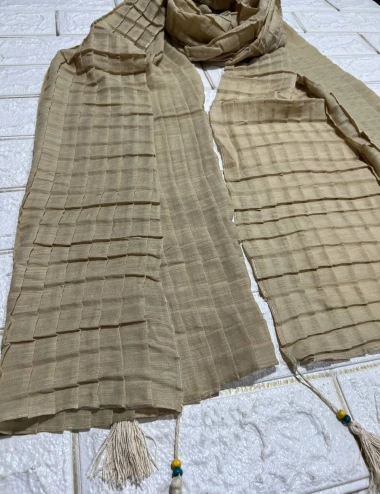 شال پلیسه نخی منگوله دار کد 10240