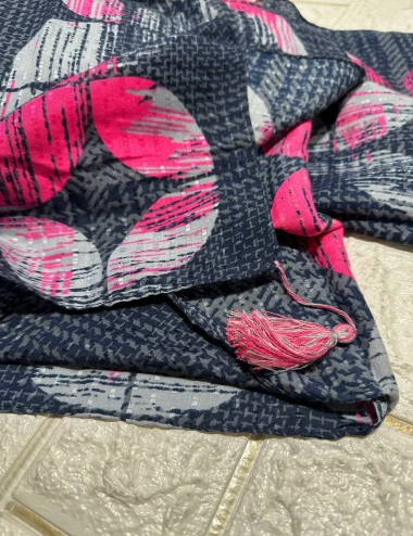 شال نخی منگوله دار کد 10297