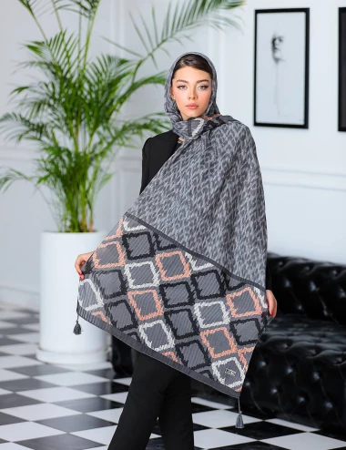 شال نخی منگوله دار کد 8866