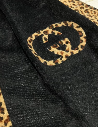 شال مخمل حاشیه پلنگی پوم دار عرض 70 کد 5733